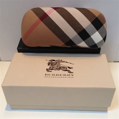 burberry sunglasses case|burberry sunglasses case women.